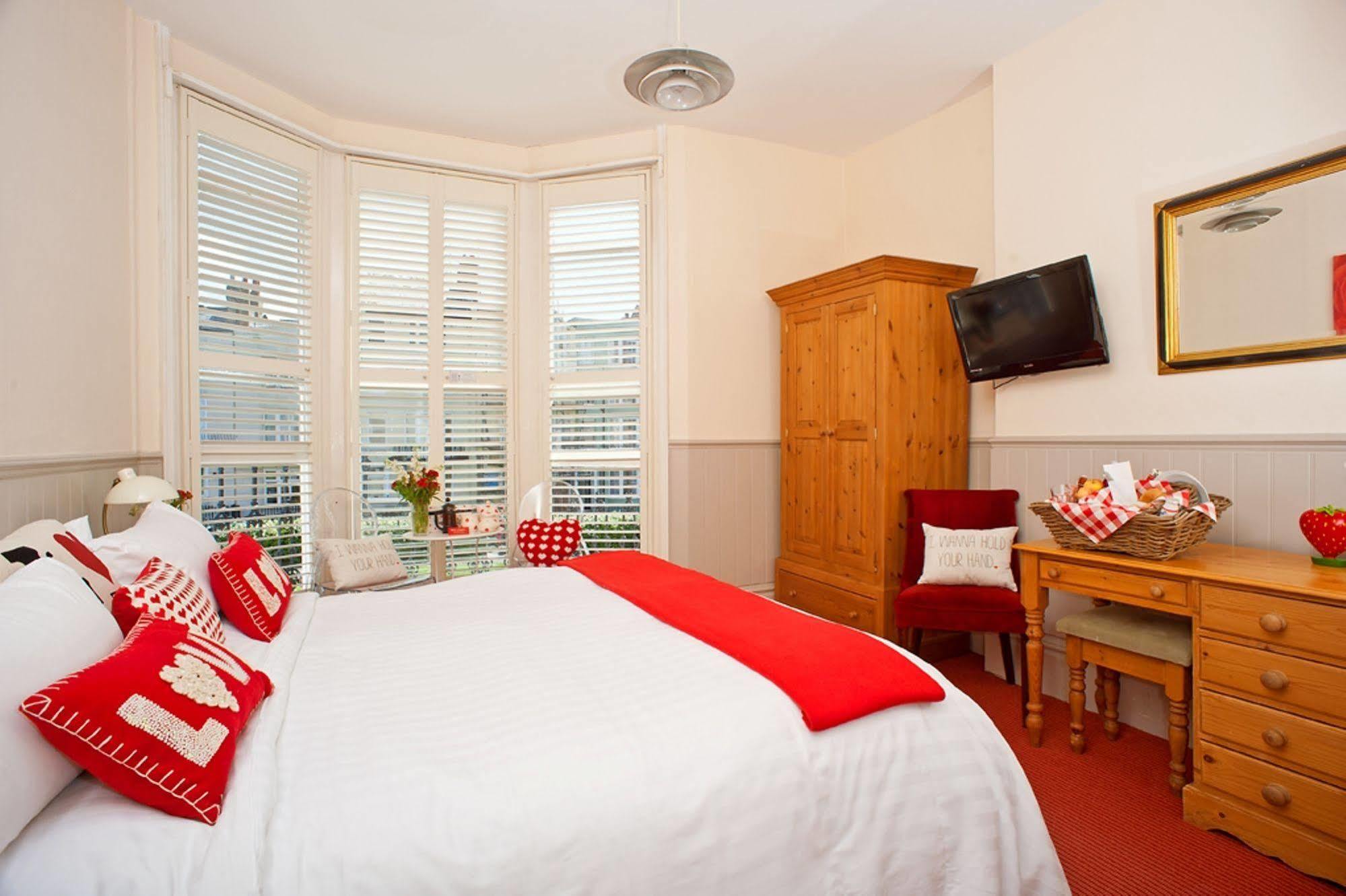 Готель Strawberry Fields Brighton Екстер'єр фото